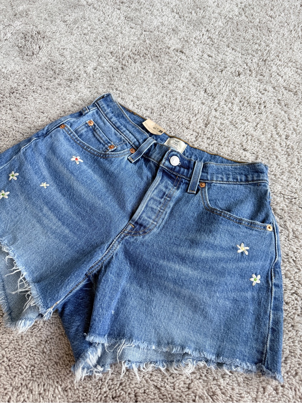 NWT LEVIS 501 OG CURVE SHORT - Size 28 - Picture 7 of 12